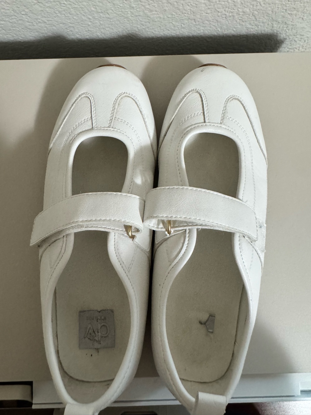 Dolce Vita Women’s White Mary Jane Strap Flats-Size 9